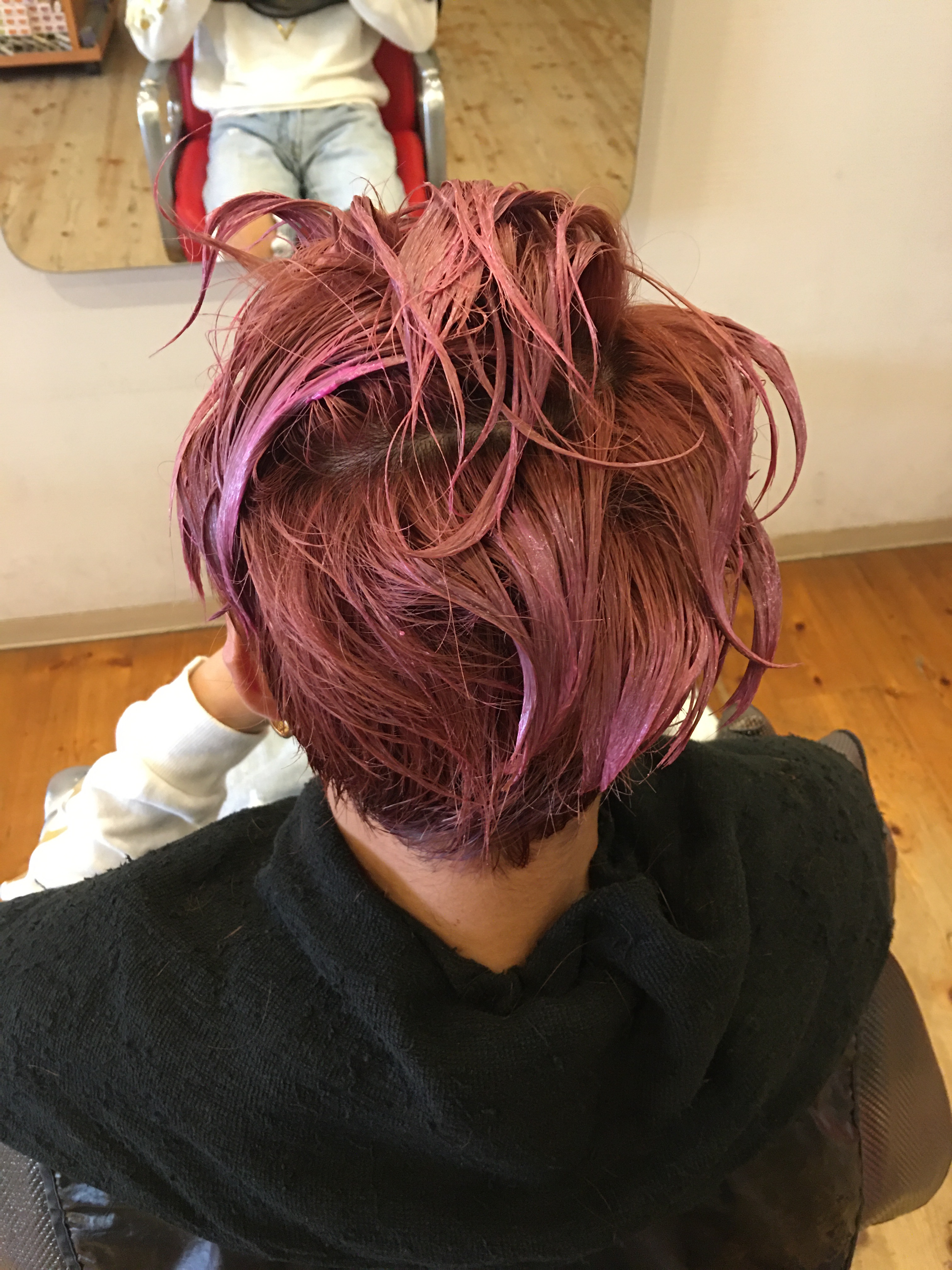 手越くんのピンク色 髪色をピンクにするならブリーチ何回すればいいの 色が抜けないホームケアはこれ 総社市 美容室ルチア 30代 40代 50代の髪 の悩み解消