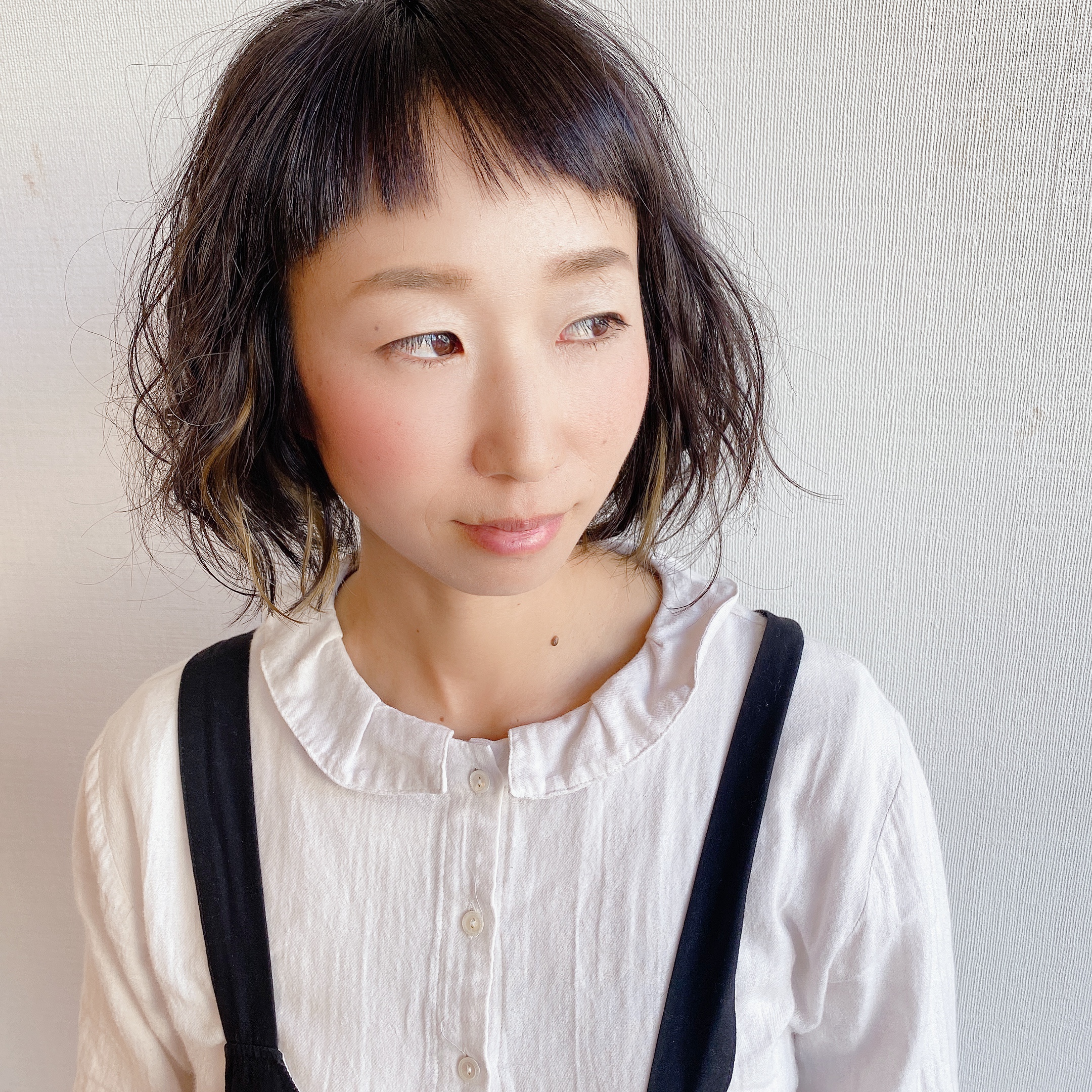 プロが教える 強めパーマには秘訣があった インナーカラーでブリーチハイライトの最強コンビ 総社市 美容室ルチア 30代 40代 50代の髪の悩み解消